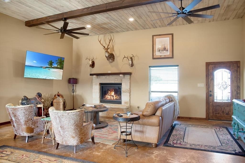 14.01 acres in Blanco County gallery image 2