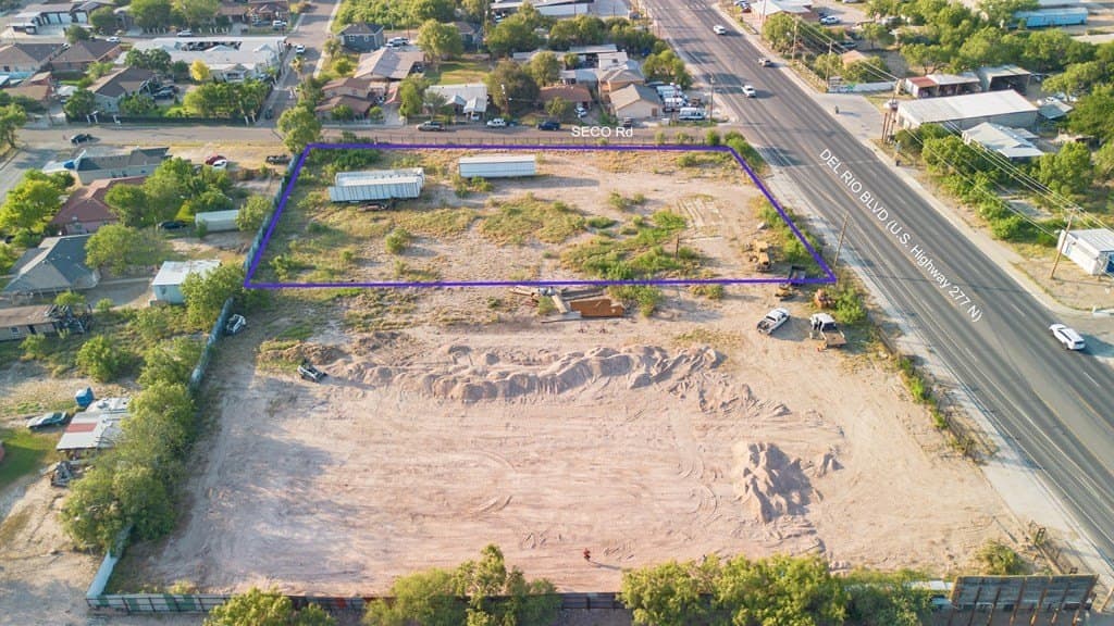1.36 acres in Maverick County - photo 10