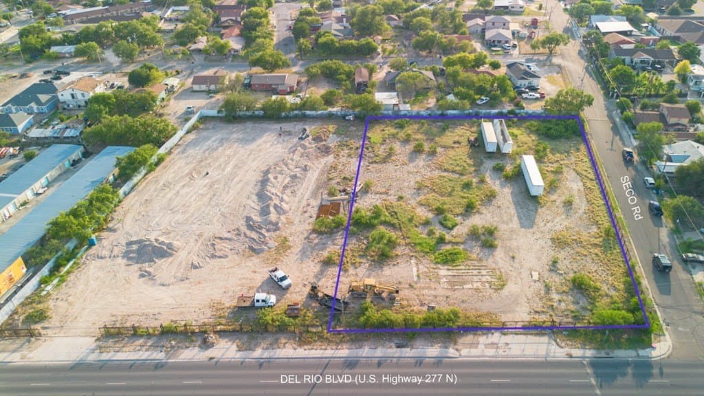 1.36 acres in Maverick County - photo 12