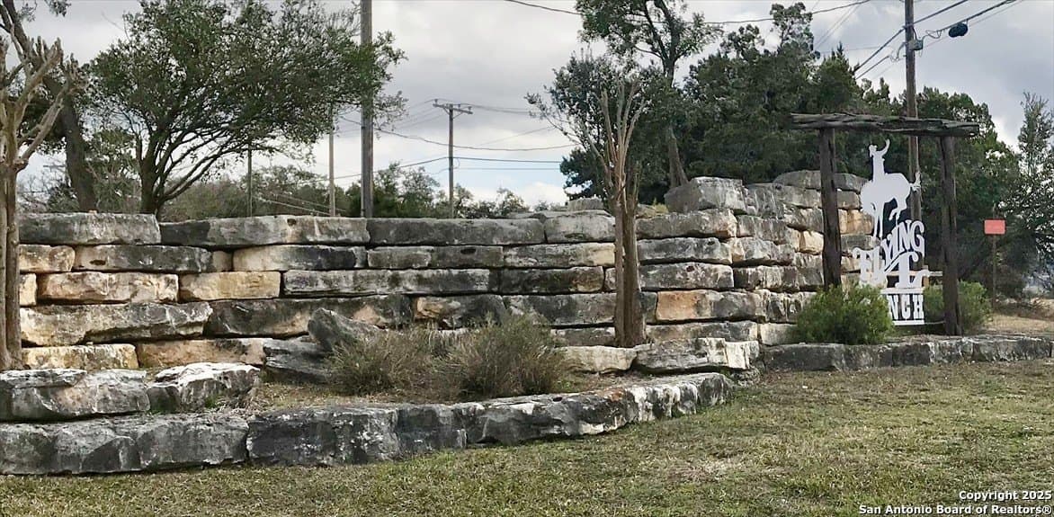 0.24 acres in Bandera County - photo 18