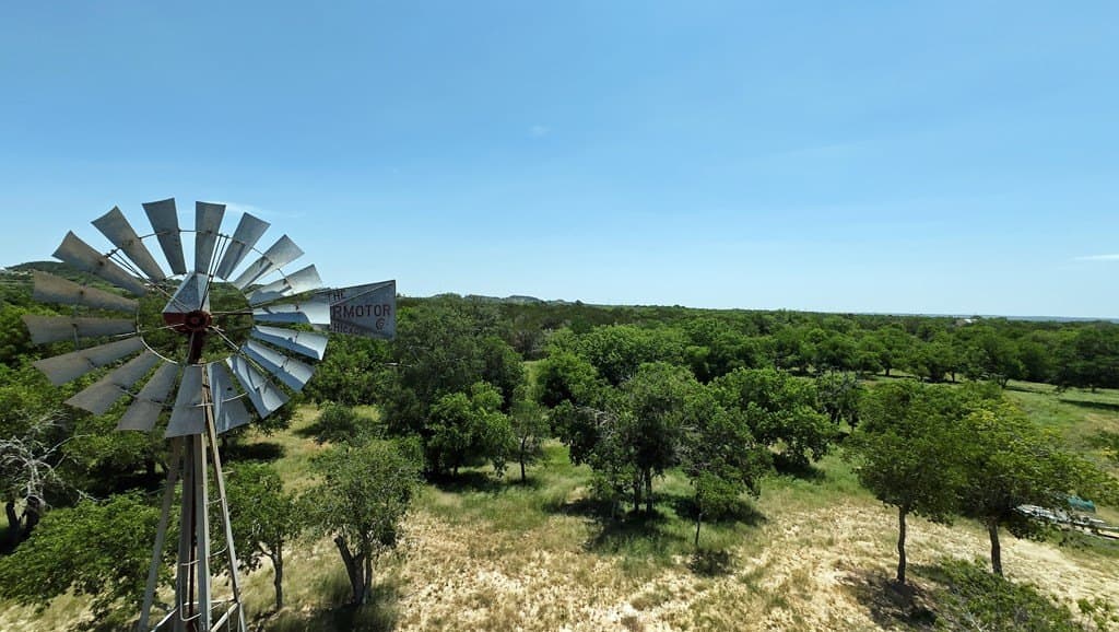 72.7 acres in Gillespie County gallery image 4