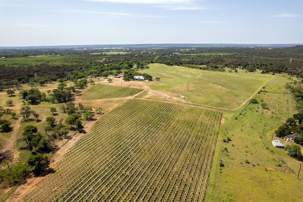 72.7 acres in Gillespie County