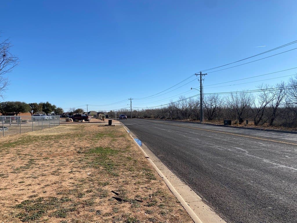4.99 acres in Tom Green County gallery image 2