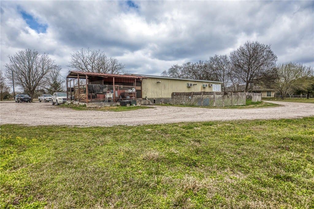 2.5 acres in MONTGOMERY County - photo 22