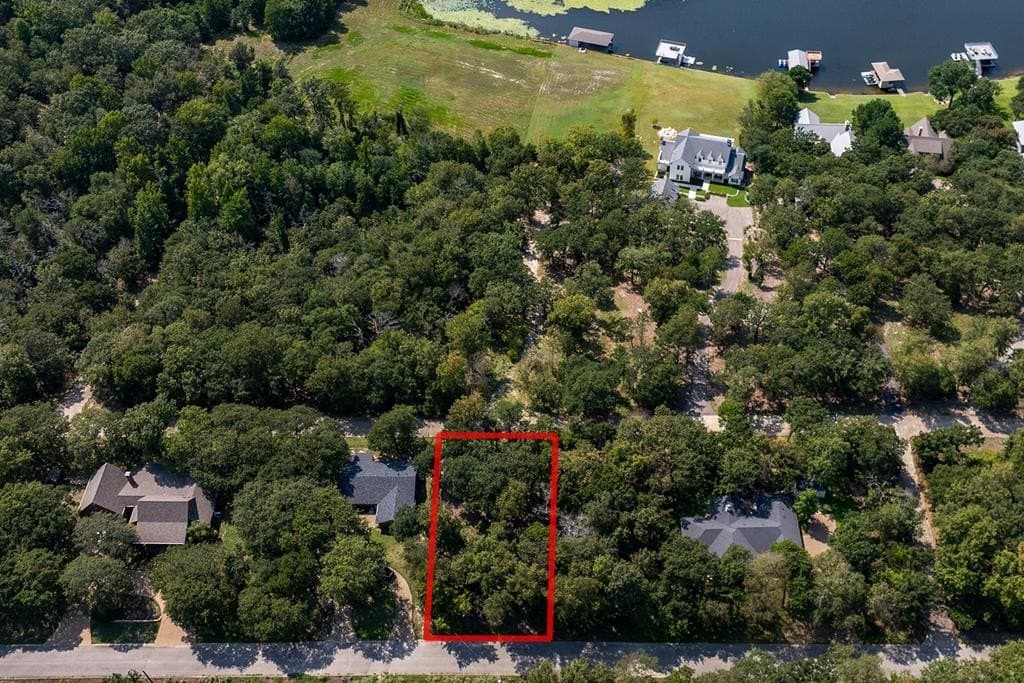 1.37 acres in Henderson County - photo 15