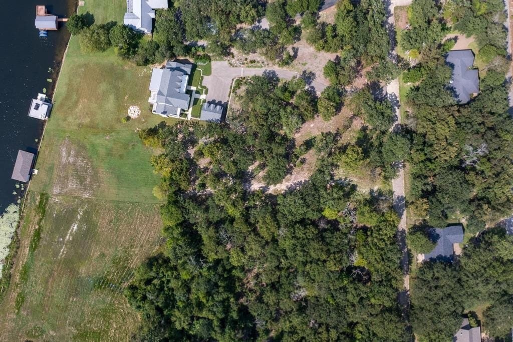 1.37 acres in Henderson County - photo 21