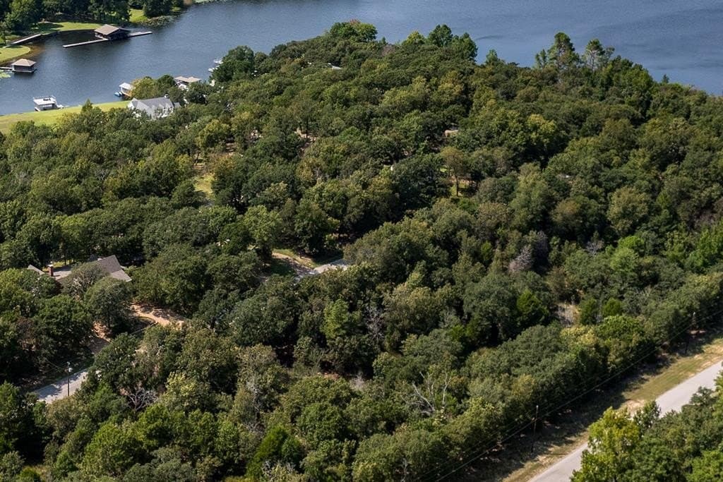1.37 acres in Henderson County - photo 24