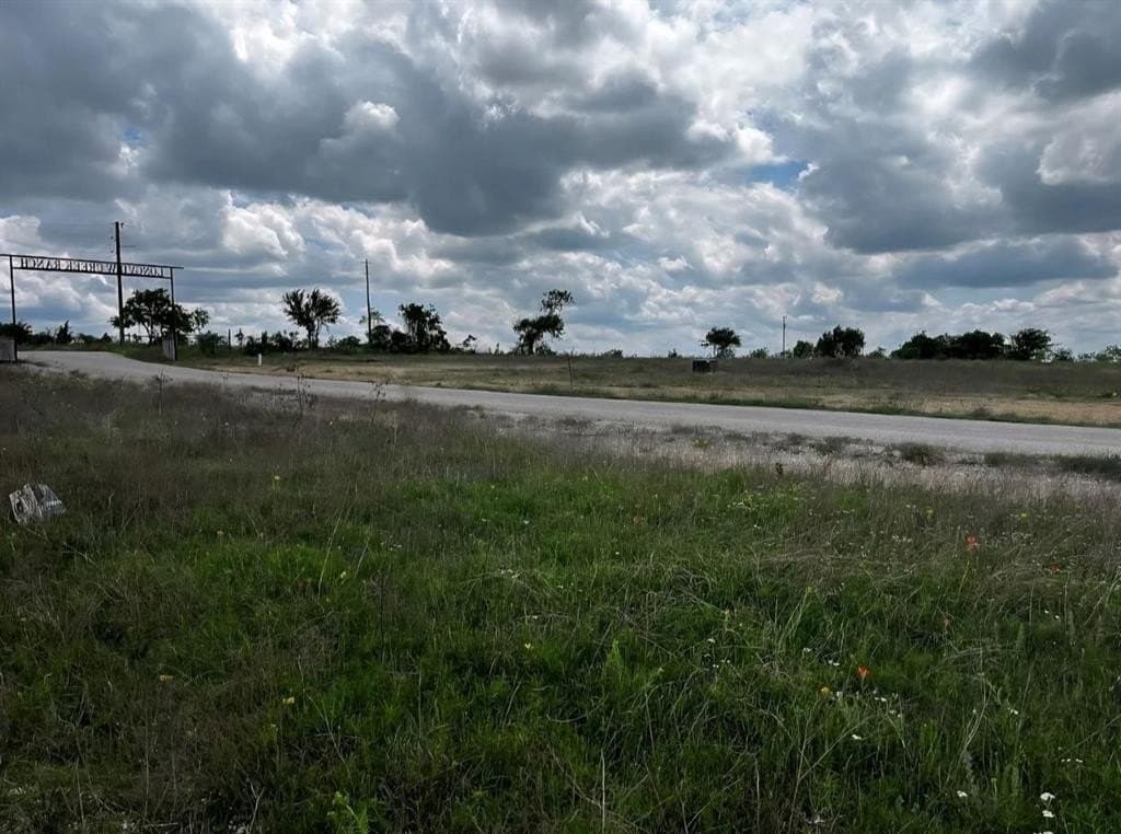 2 acres in Hill County gallery image 2