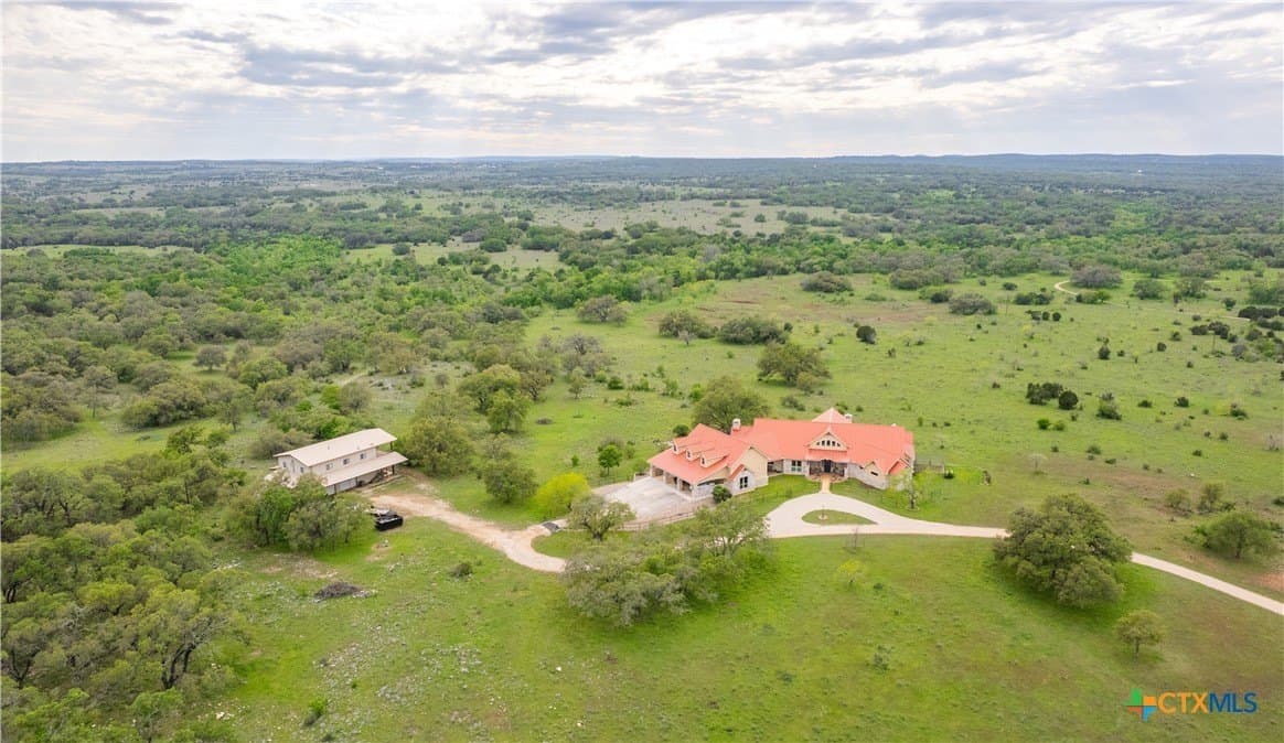 35.04 acres in Hays County
