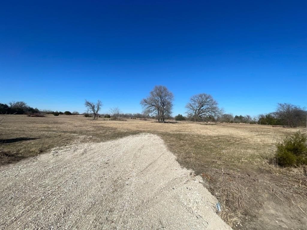 1.37 acres in Kaufman County gallery image 3