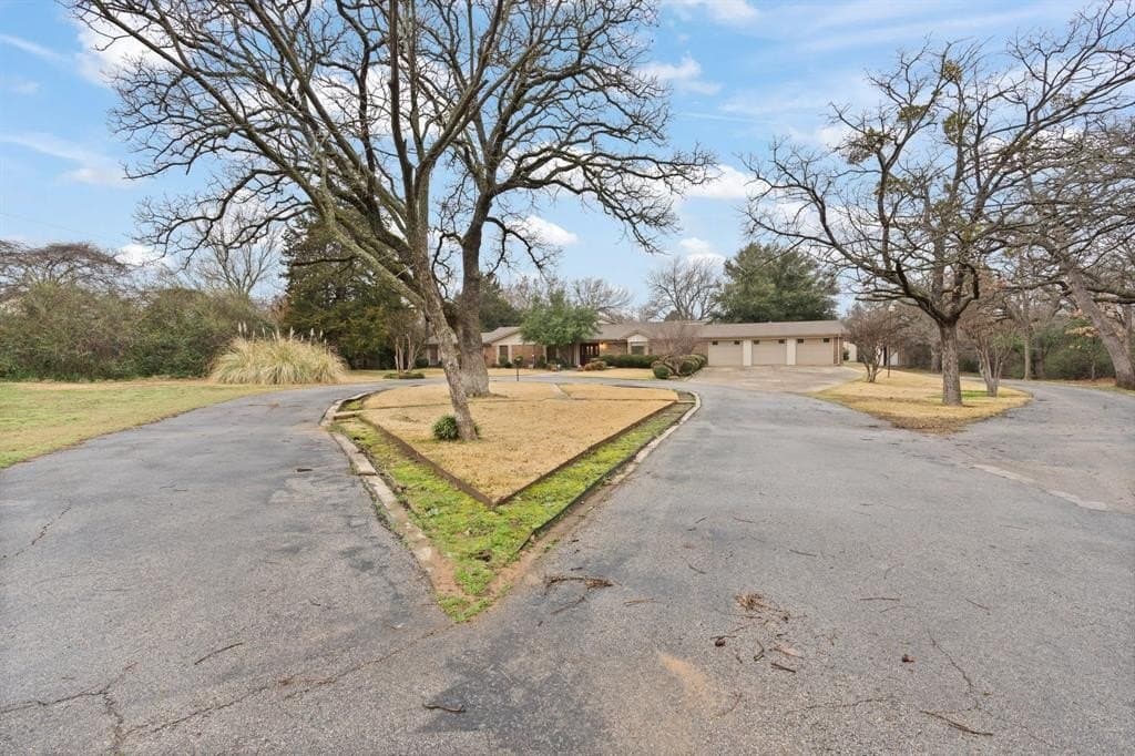 11.95 acres in Tarrant County gallery image 4