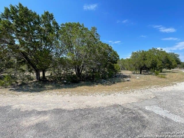 0.46 acres in Bandera County - photo 17