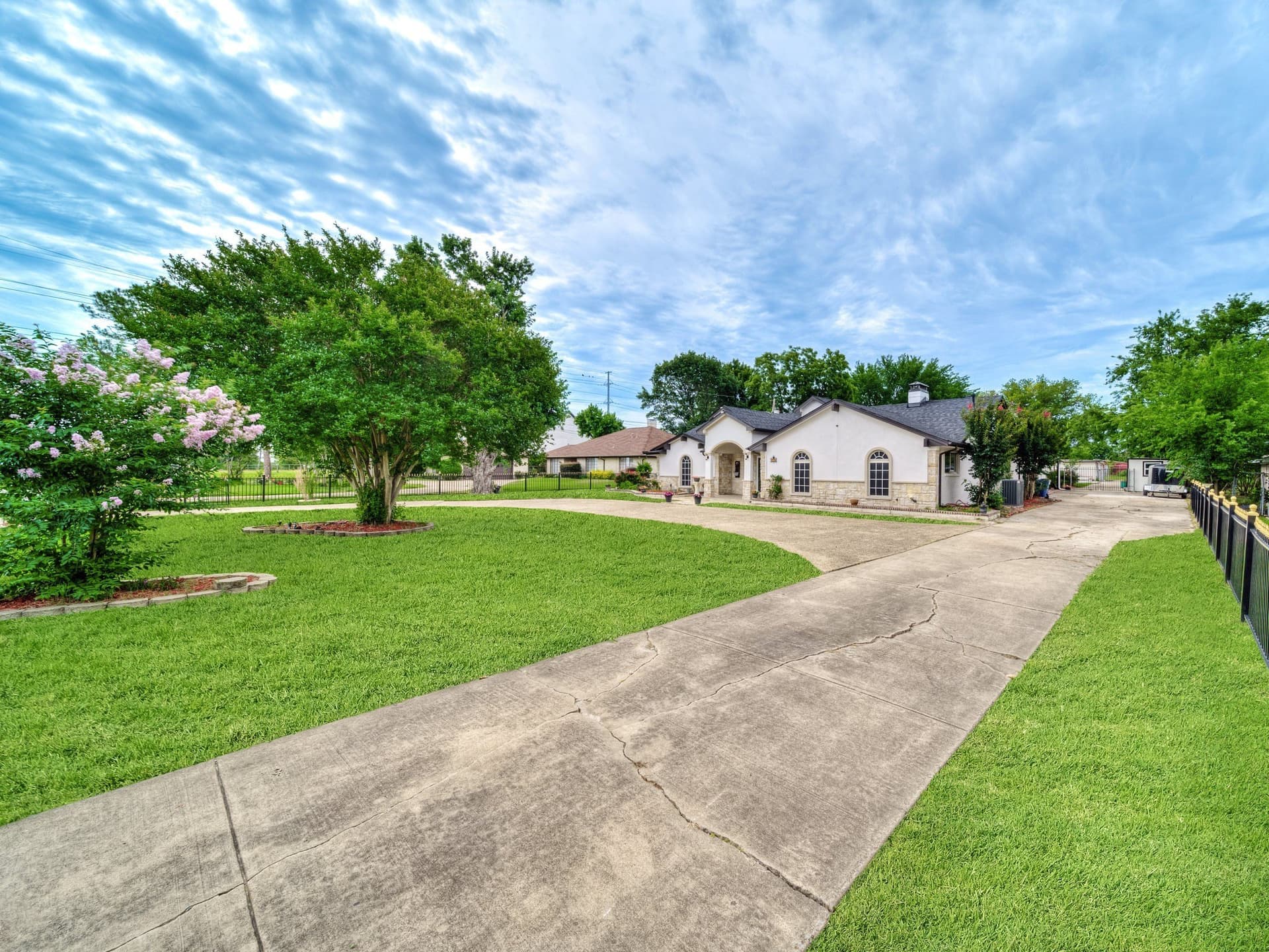 1.85 acres in Dallas County gallery image 2