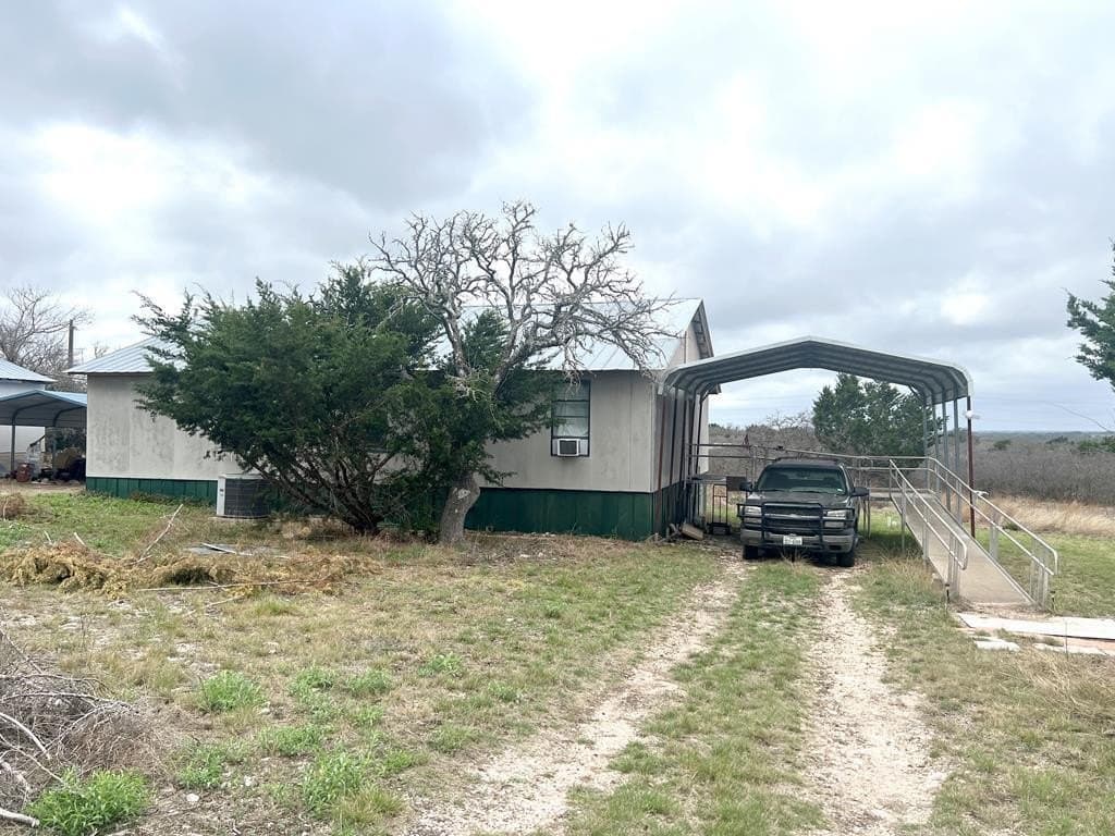 10 acres in Kerr County