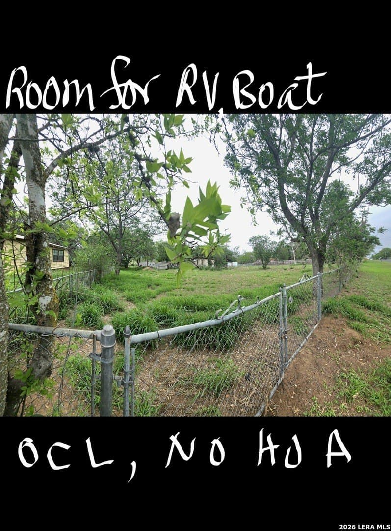 0.21 acres in Bexar County gallery image 4