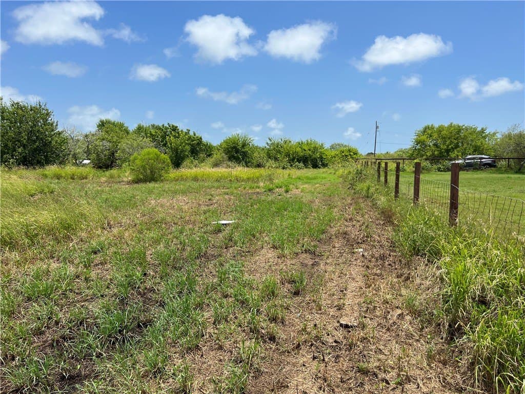 1.5 acres in San Patricio County - photo 8
