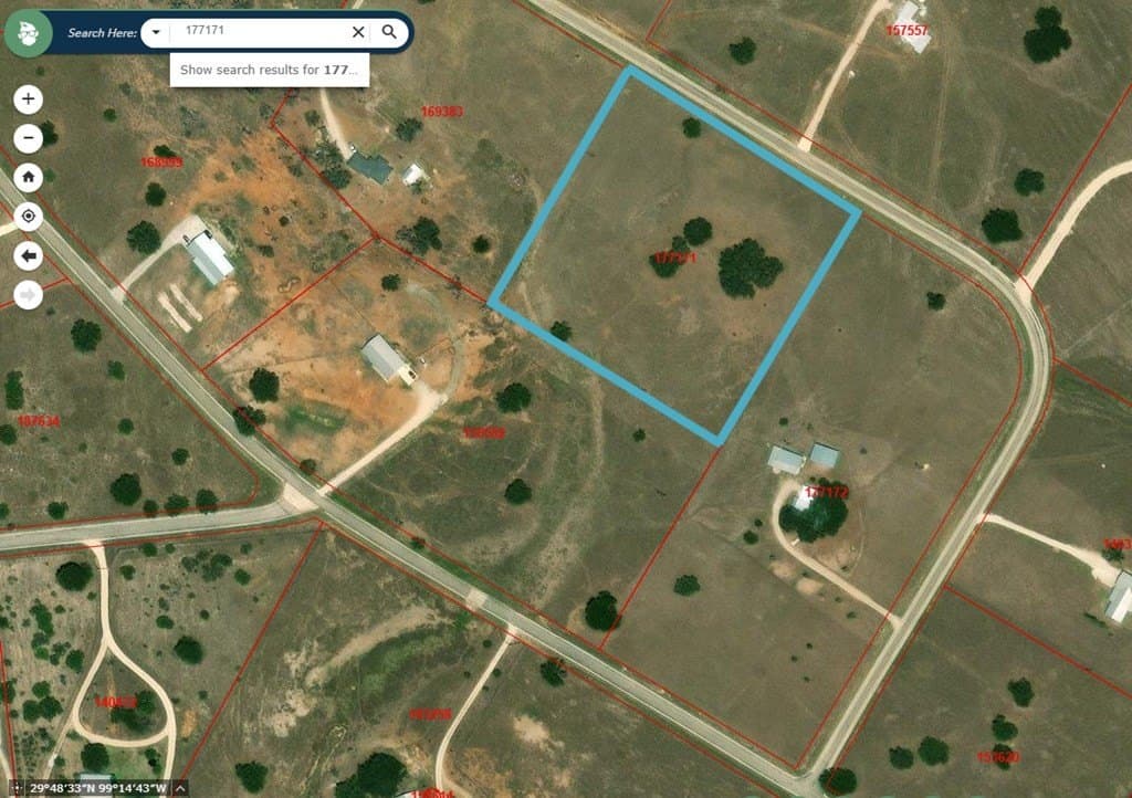 5.06 acres in Bandera County gallery image 4