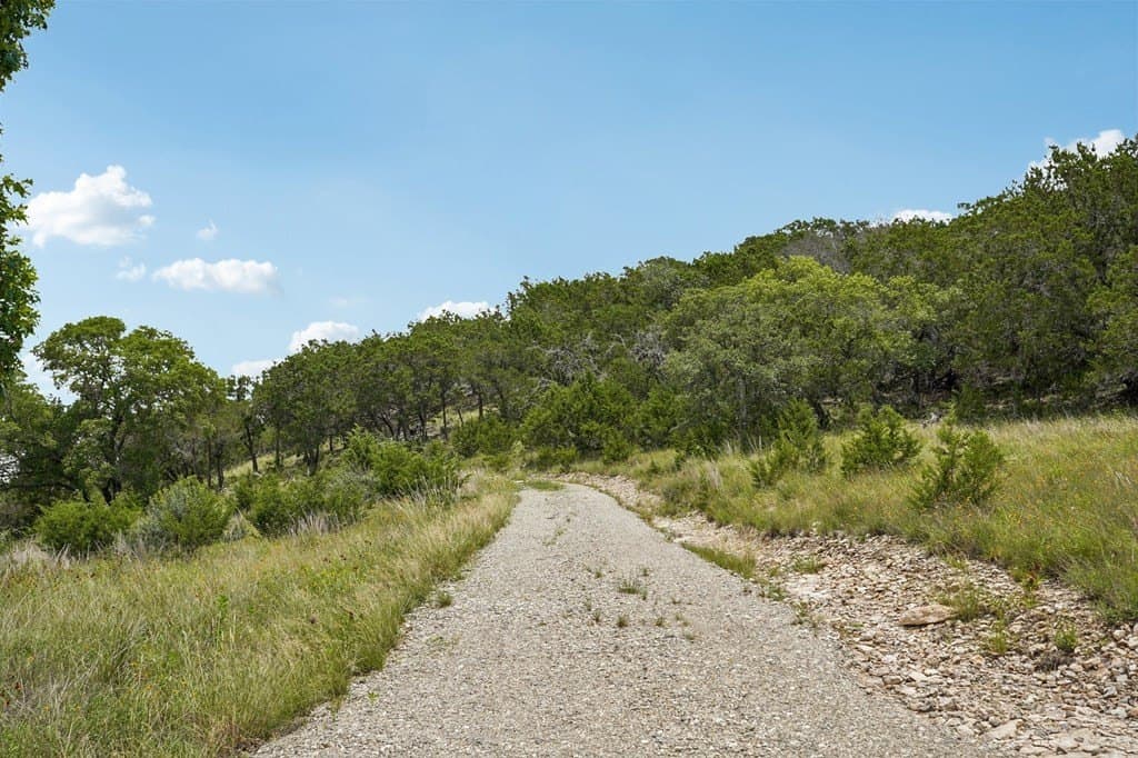 3 acres in Kerr County gallery image 4
