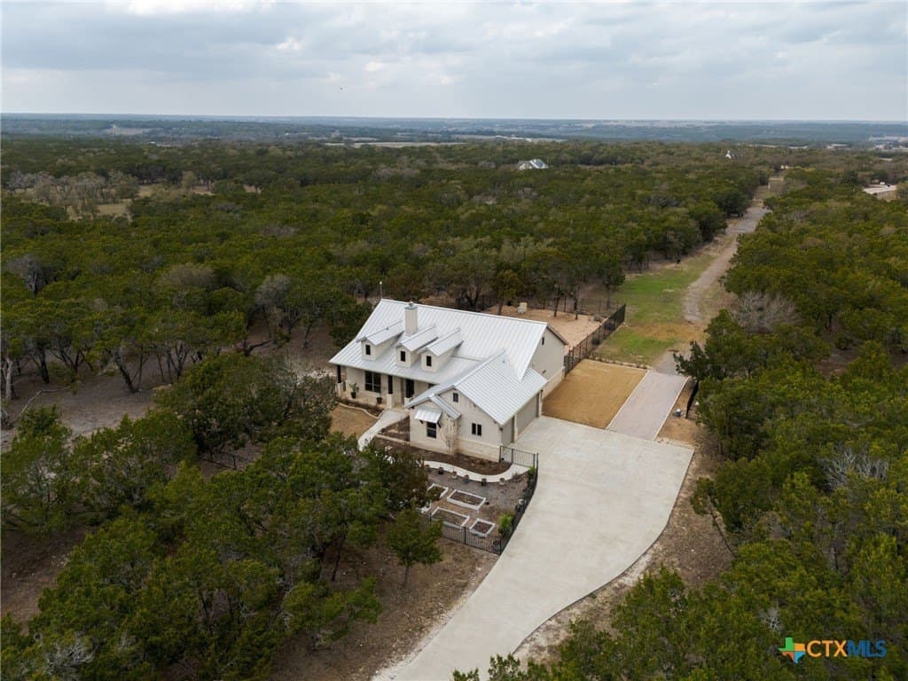 10 acres in Burnet County gallery image 3