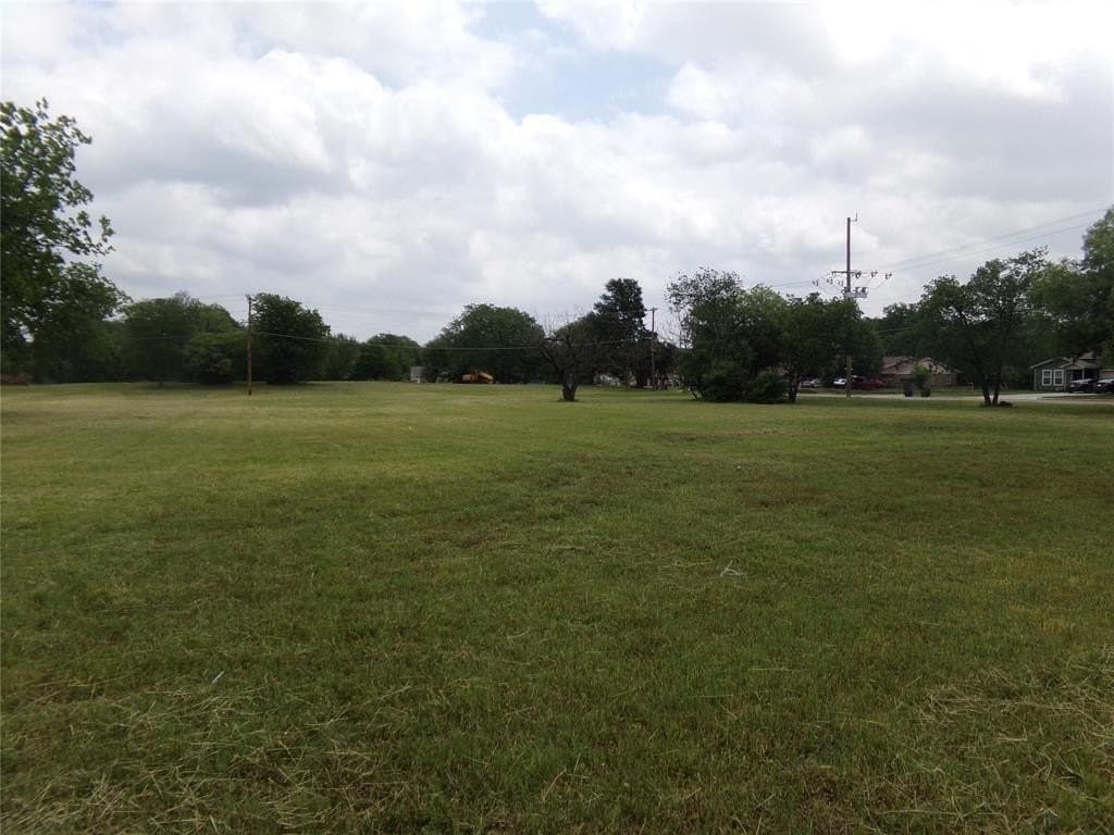 2.98 acres in Tarrant County gallery image 4