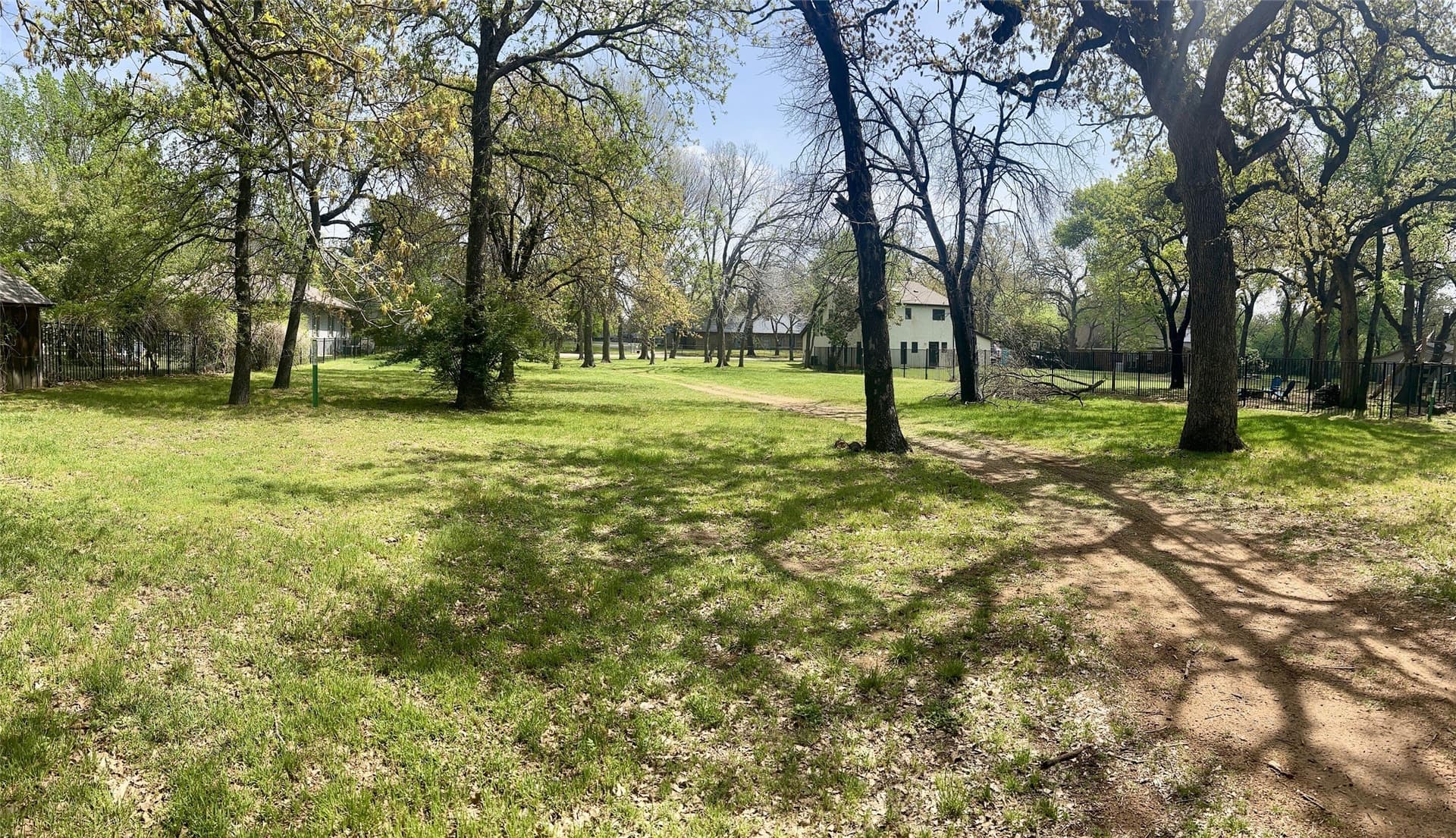 0.5 acres in Denton County gallery image 4