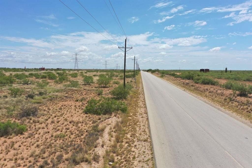 1 acres in Midland County gallery image 2