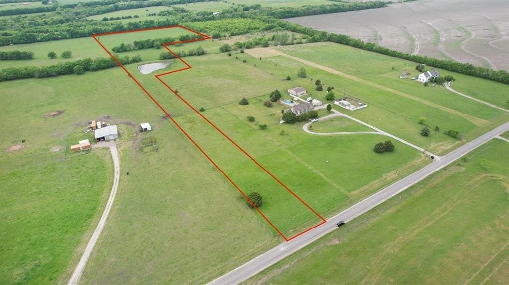 10 acres in Grayson County