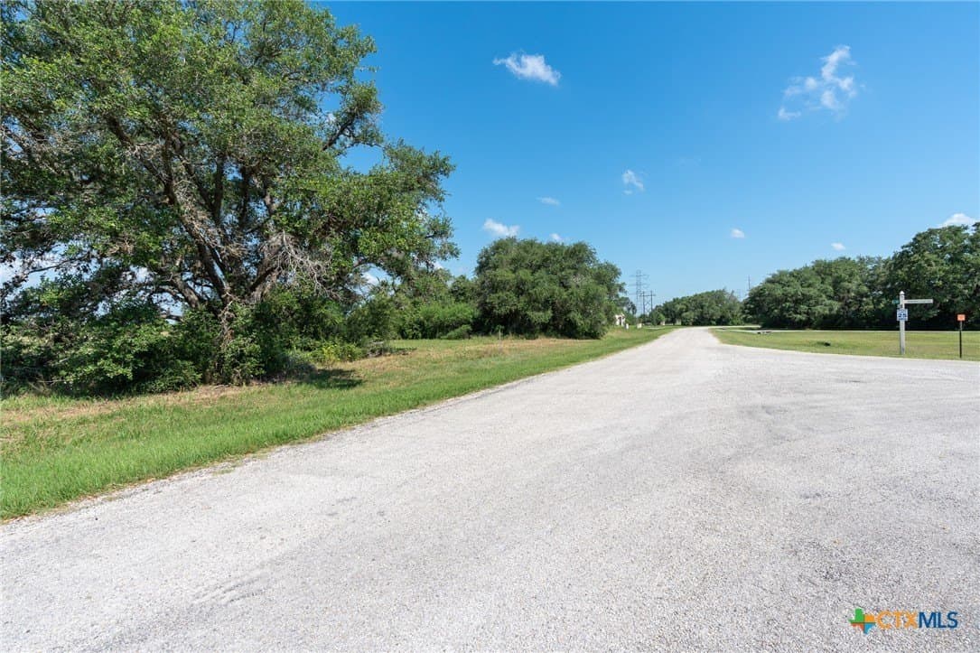 1.29 acres in Goliad County - photo 9