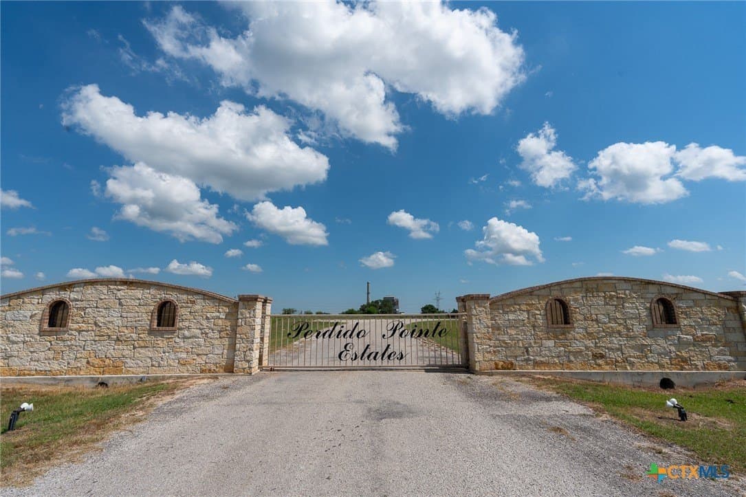 1.29 acres in Goliad County - photo 14