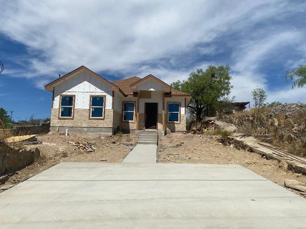 14,000 acres in Maverick County