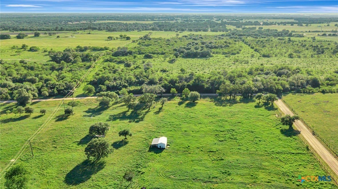 5.6 acres in Lavaca County gallery image 3