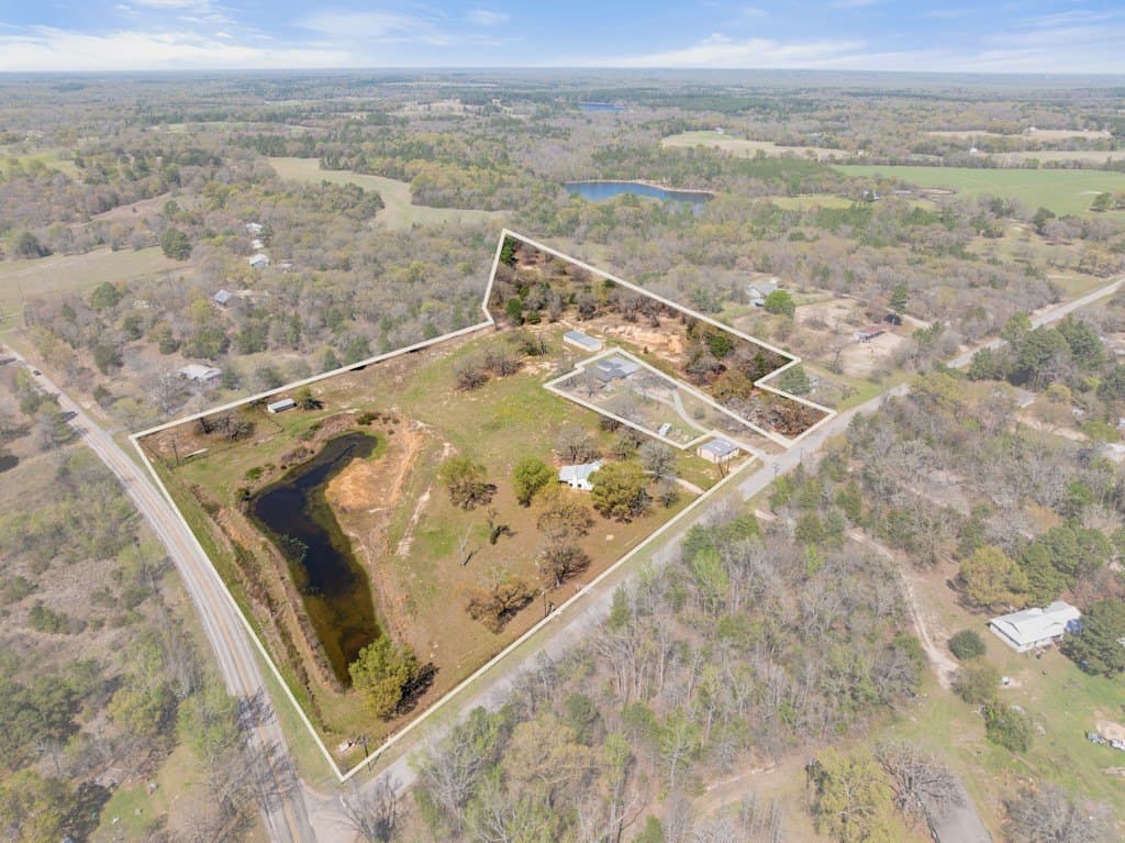 10.98 acres in Smith County - photo 3