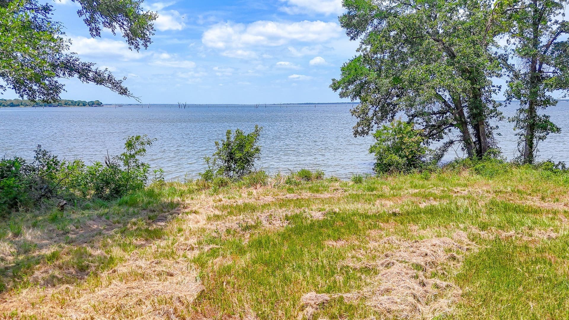 1.01 acres in Navarro County - photo 3