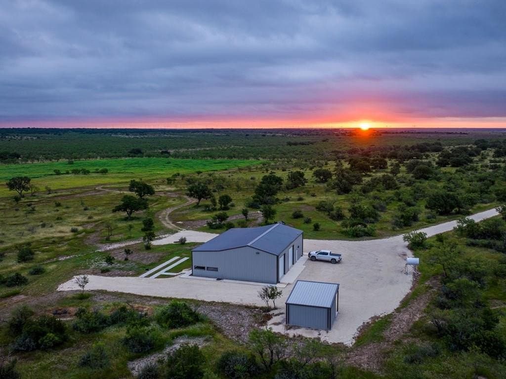 1,042 acres in Concho County