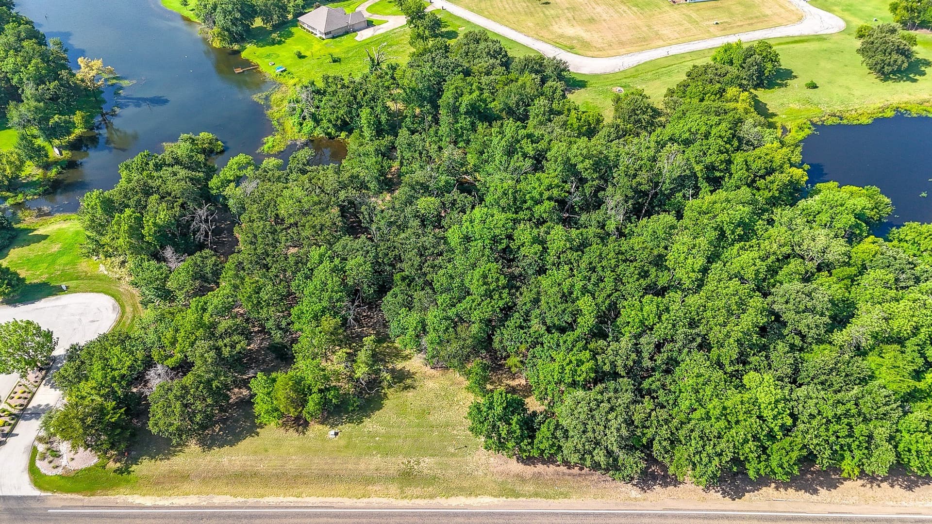 1.06 acres in Navarro County - photo 2