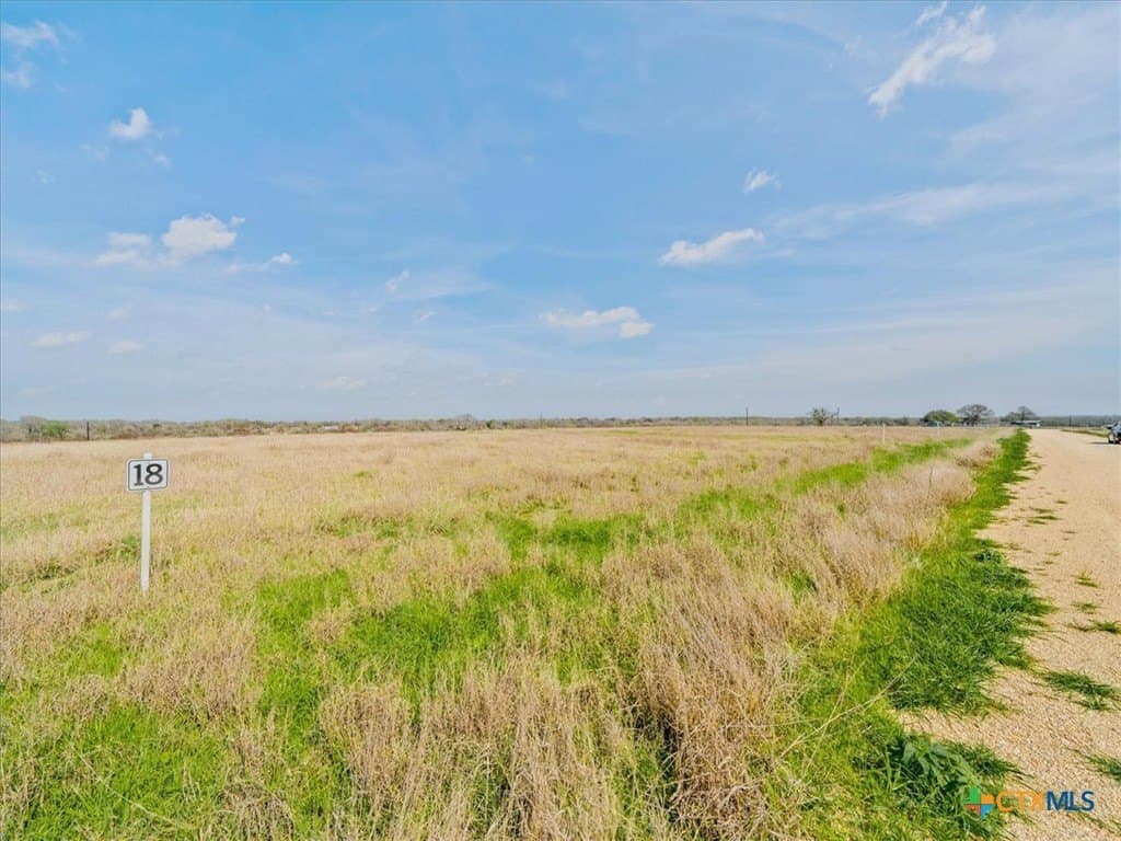 3 acres in Gonzales County - photo 5