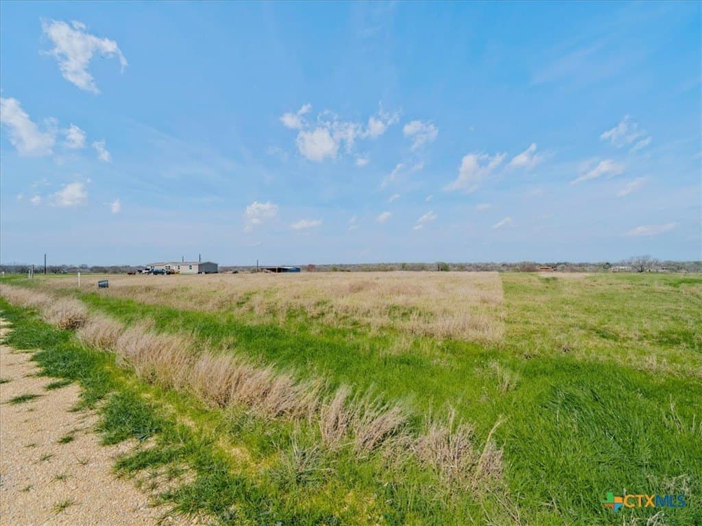 3 acres in Gonzales County - photo 3