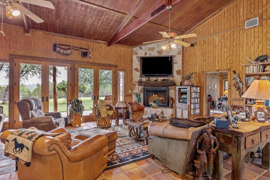 50 acres in Bandera County gallery image 3