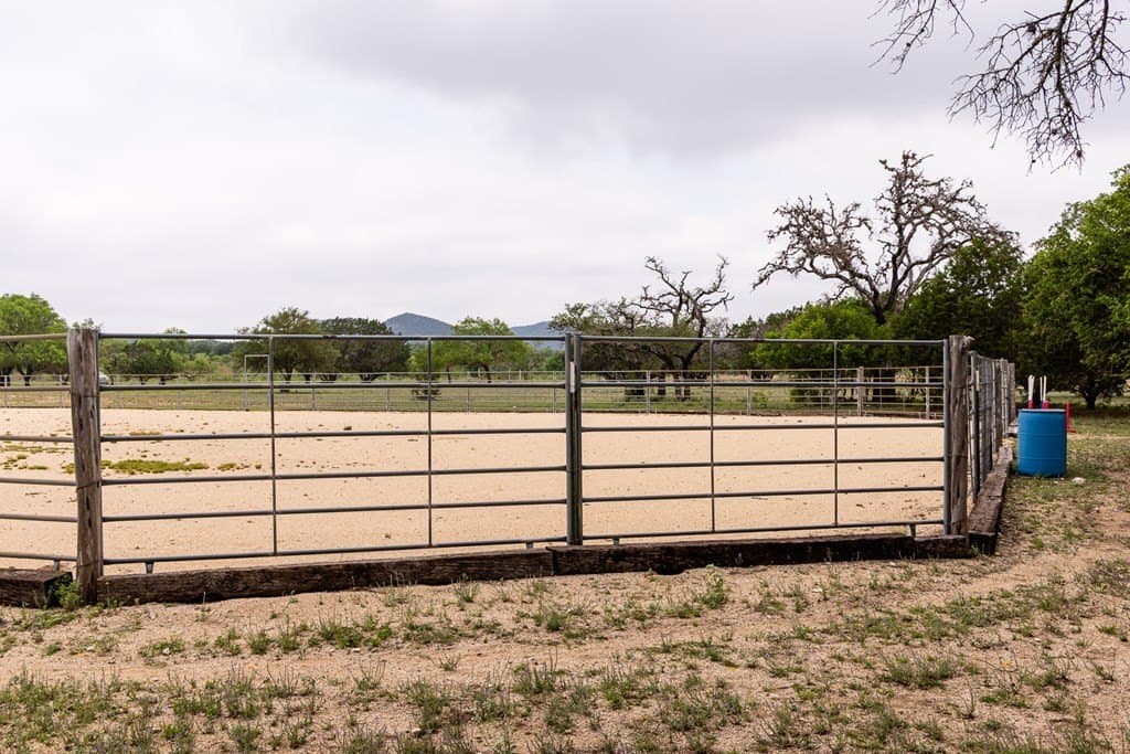 50 acres in Bandera County - photo 47
