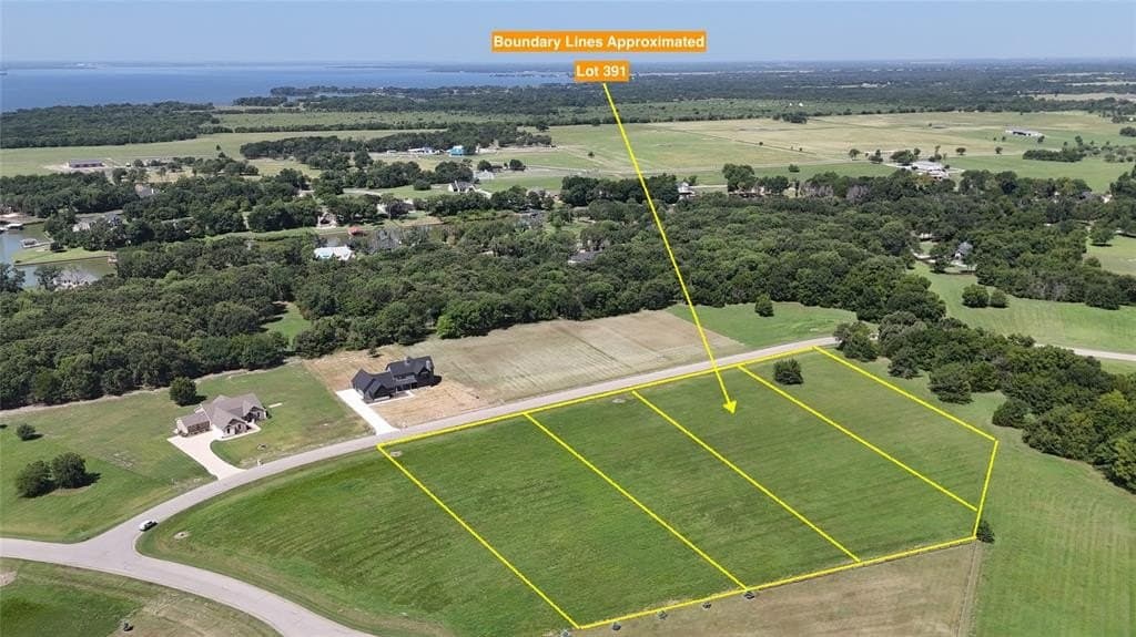 1.18 acres in Navarro County