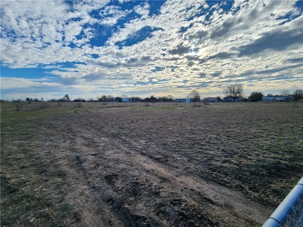 13 acres in McLennan County gallery image 4
