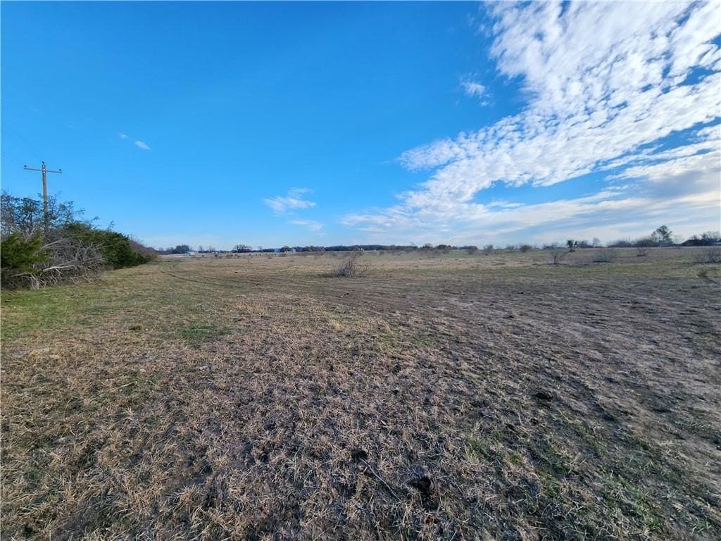 13 acres in McLennan County gallery image 3