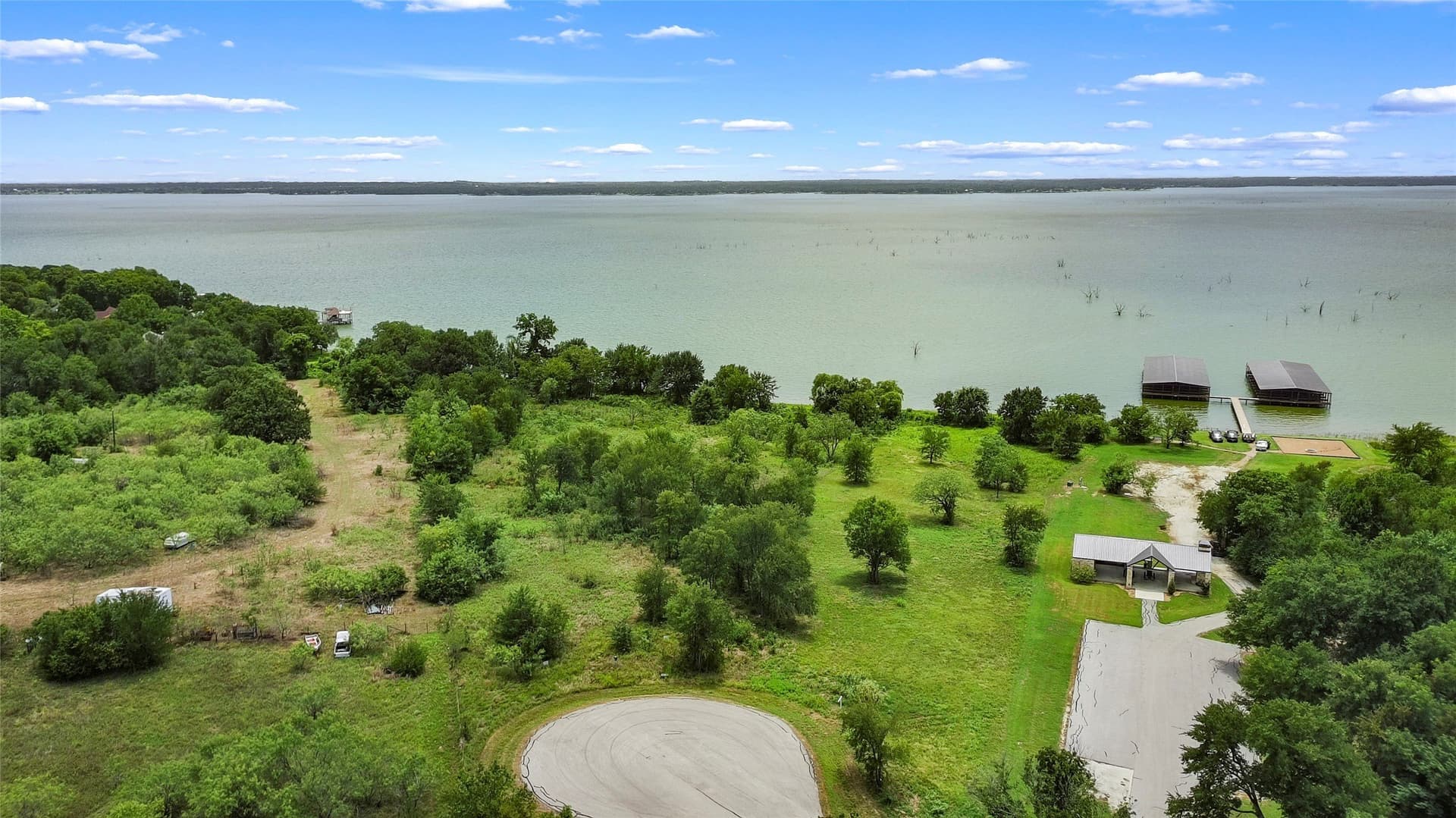 2.25 acres in Navarro County gallery image 3