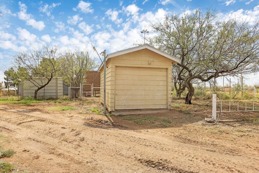 42.91 acres in Midland County - photo 46