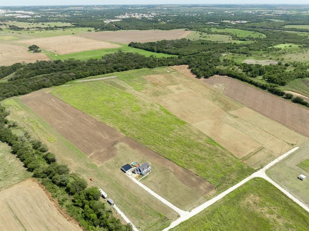 10 acres in Hill County gallery image 4