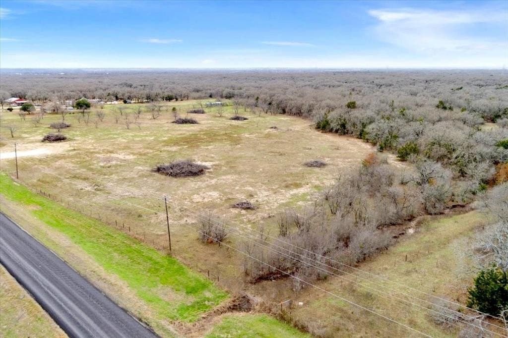 10 acres in McLennan County gallery image 3