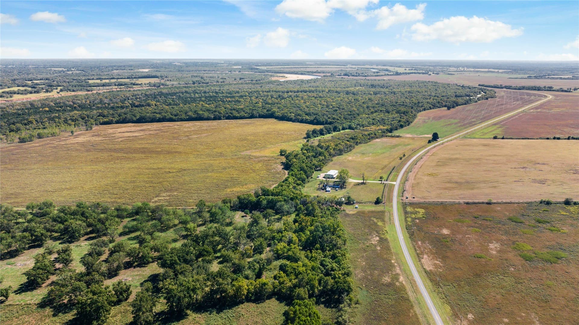1,270 acres in Red River (TX) County - photo 2