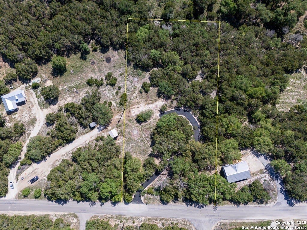 1.26 acres in Comal County gallery image 4