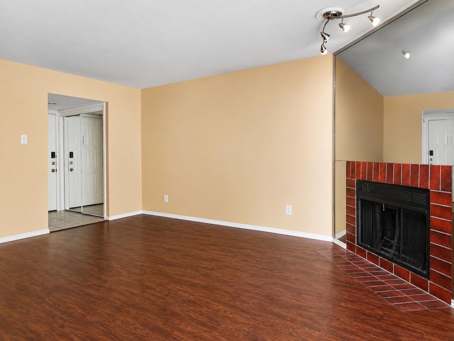 13.55 acres in Dallas County gallery image 3