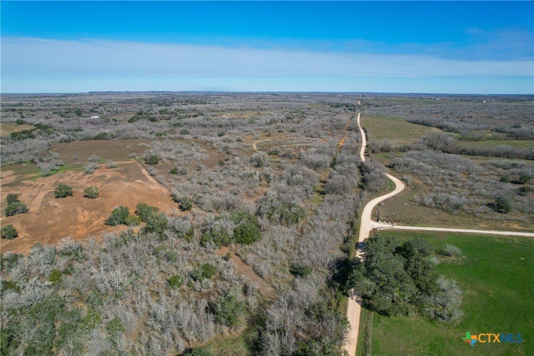 11.6 acres in Gonzales County gallery image 4